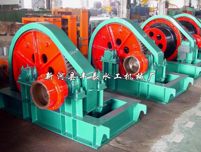 弧門卷揚(yáng)式啟閉機(jī)1.jpg 弧門卷揚(yáng)式啟閉機(jī)1.jpg